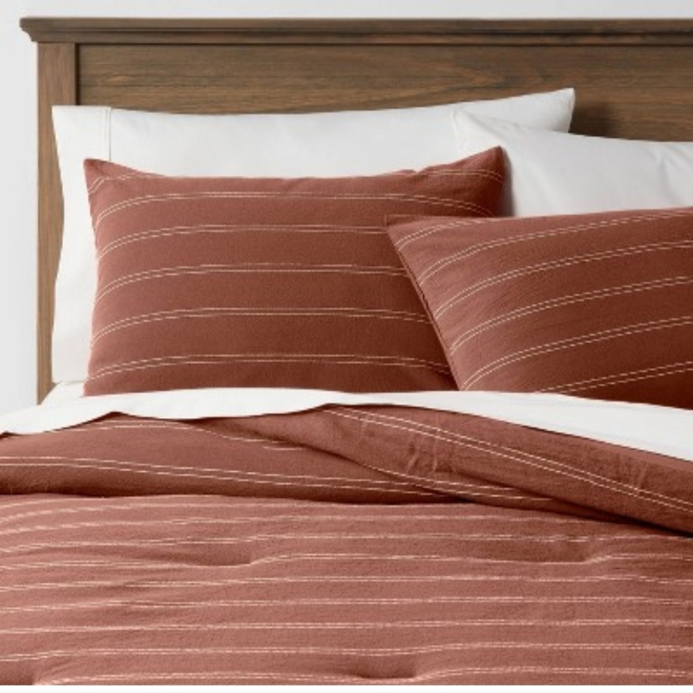 Brand new Threshold king 3pc comforter Set color cognac